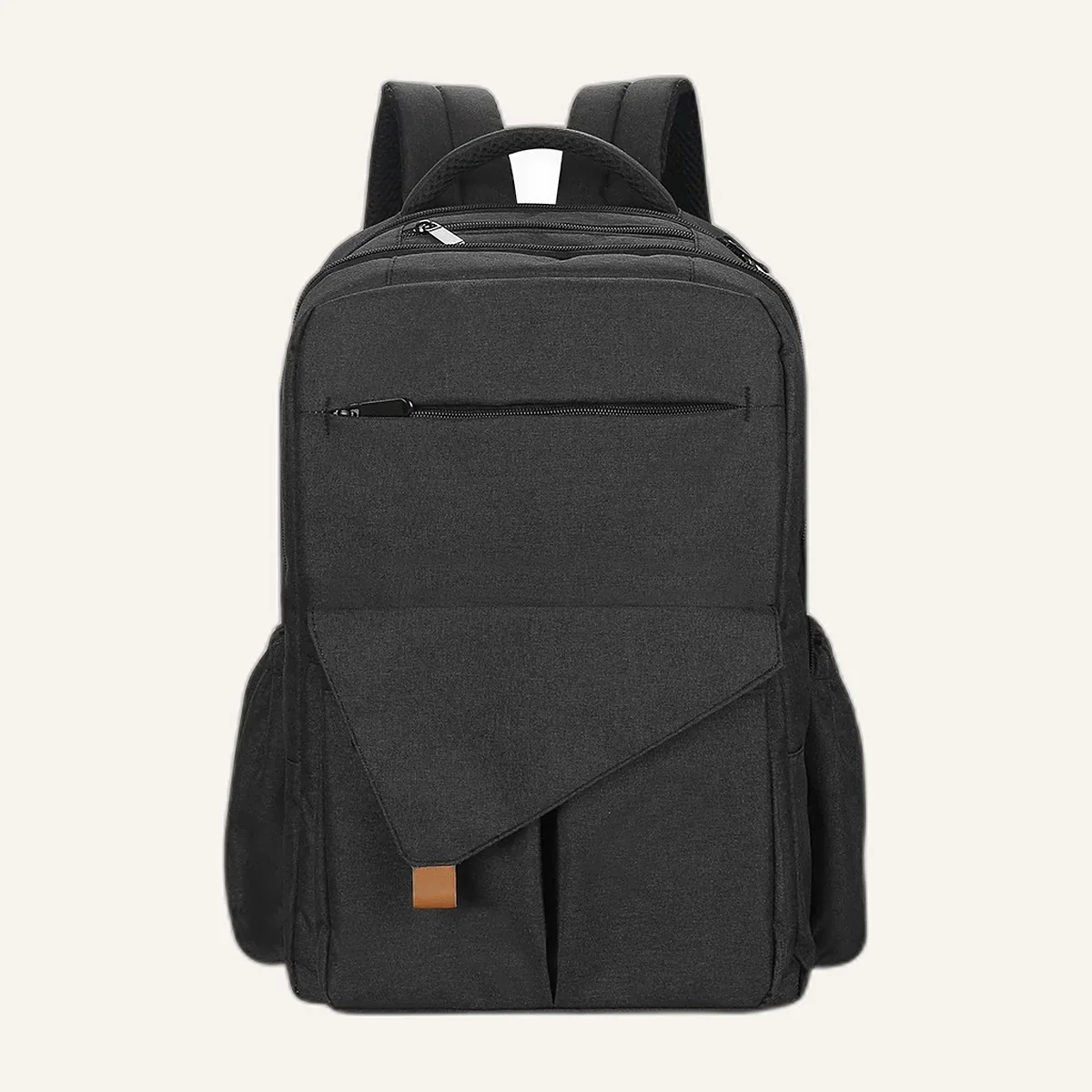 Schwarzer Wickelrucksack mit Lederoptik-Lasche