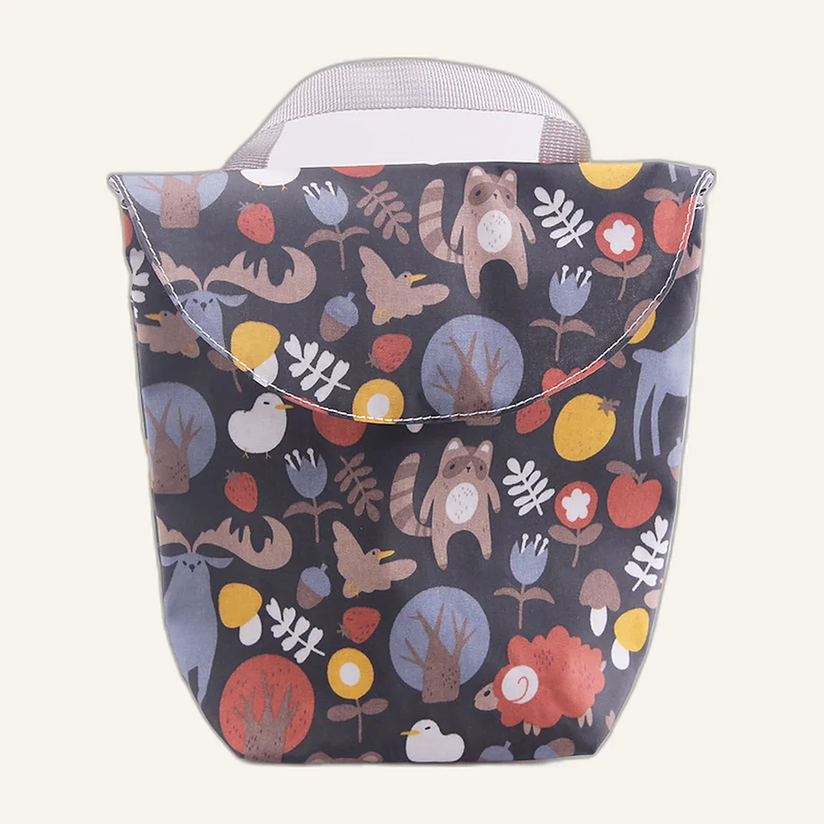 Bolsa impermeable para pañales antracita con estampado de bosque